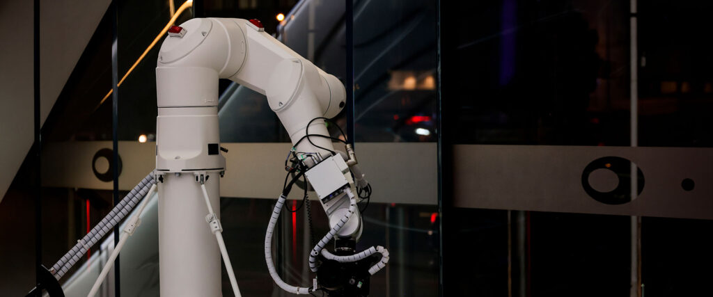 Industrirobot udstillet på HANNOVER MESSE i Hannover
